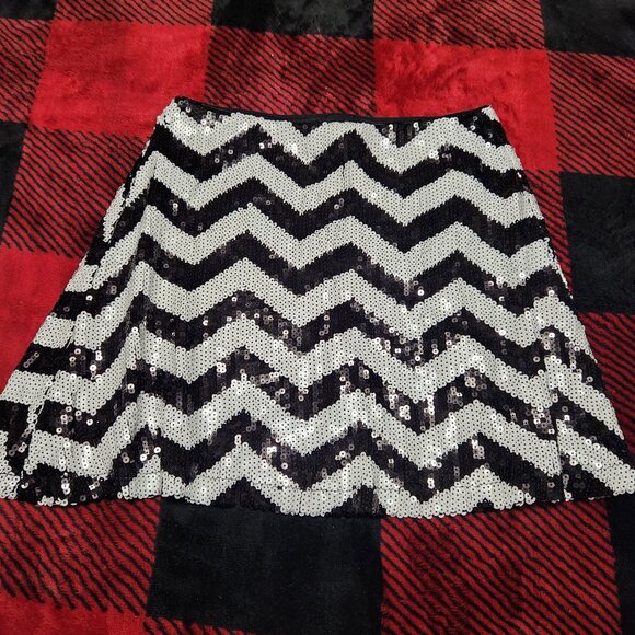 Forever 21 Patterned Sequin Skirt White/Black Size Small - Picture 1 of 5
